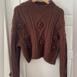 New but no tags Zara cropped sweater. New but no tags. Medium size.